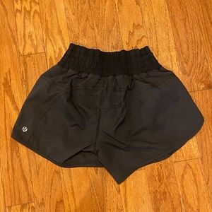 Black Lululemon Tracker Shorts (size 6)